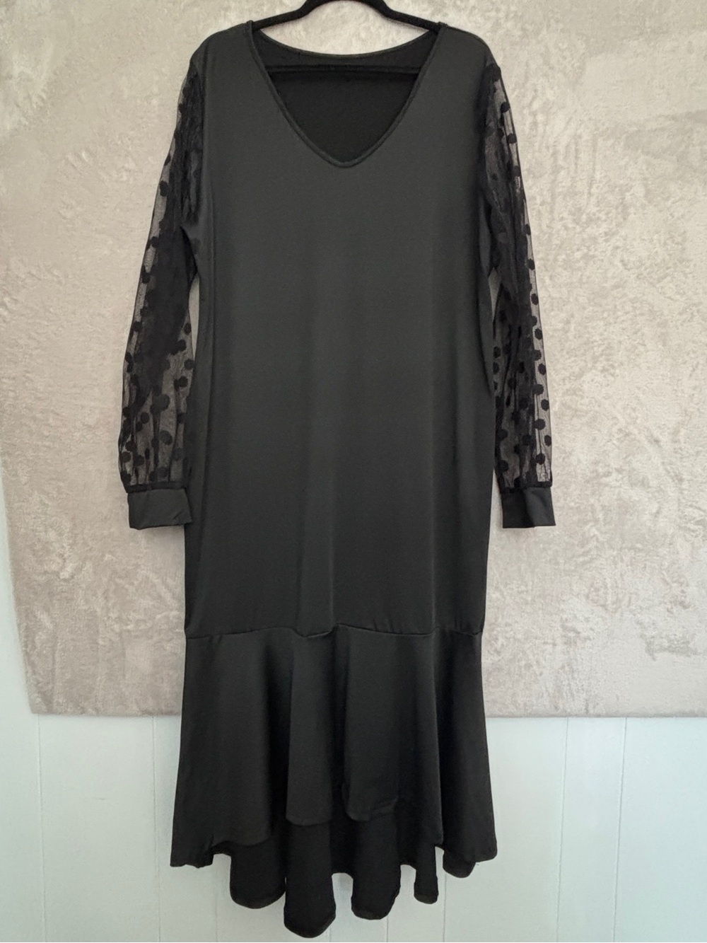 Elegant Black V-Neck Long Sleeve Dress with Sheer Polka Dot Sleeves ~ Sz 3XL